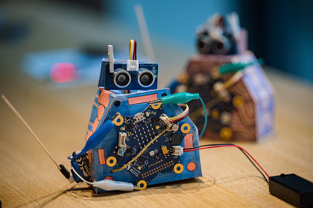 Baue deinen eigenen Roboter mit dem Calliope mini!