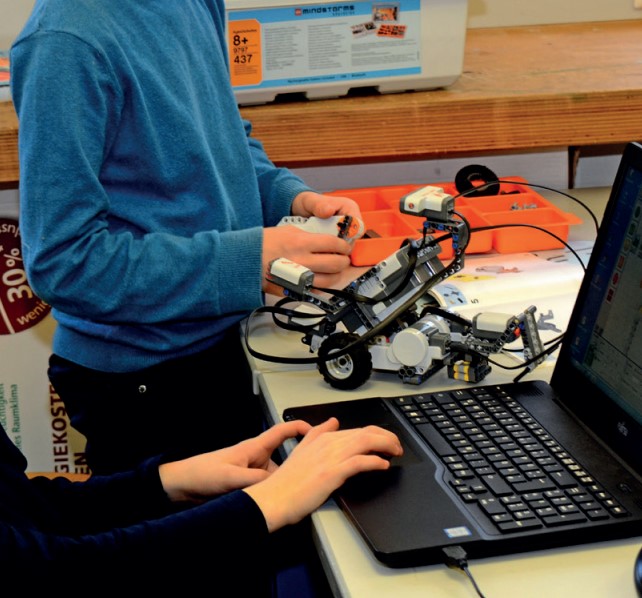 Robotik I mit Lego Mindstorms - Anfängerkurs (Hellenstein-Gymnasium)